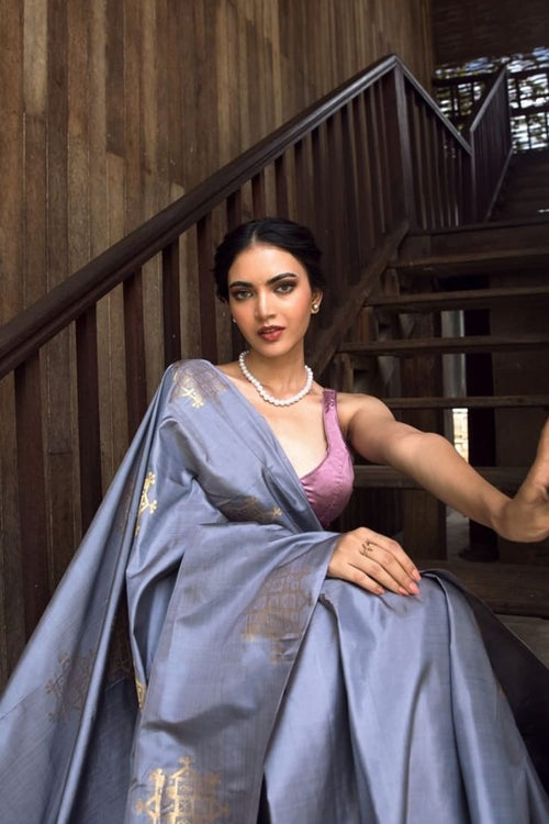 Load image into Gallery viewer, Vestigial Grey Soft Silk Saree With Fugacious Blouse Piece
