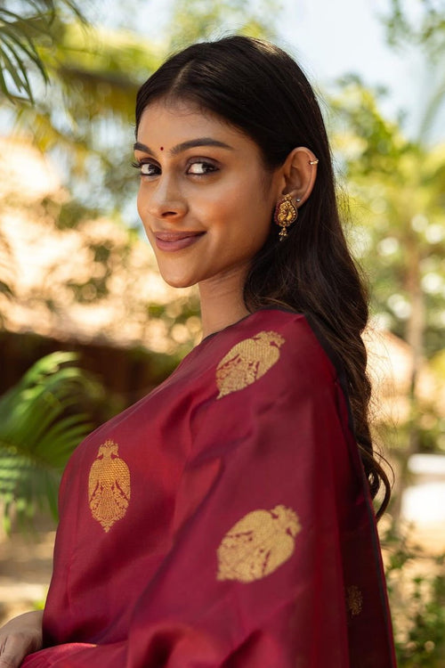 Load image into Gallery viewer, Exquisite Maroon Soft Silk Saree With Ailurophile Blouse Piece
