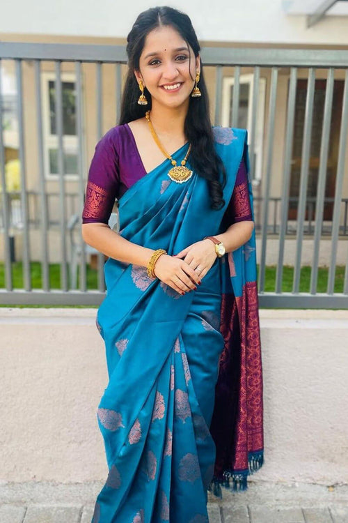 Load image into Gallery viewer, Outstanding Rama Soft Silk Saree With Surpassing Blouse Piece
