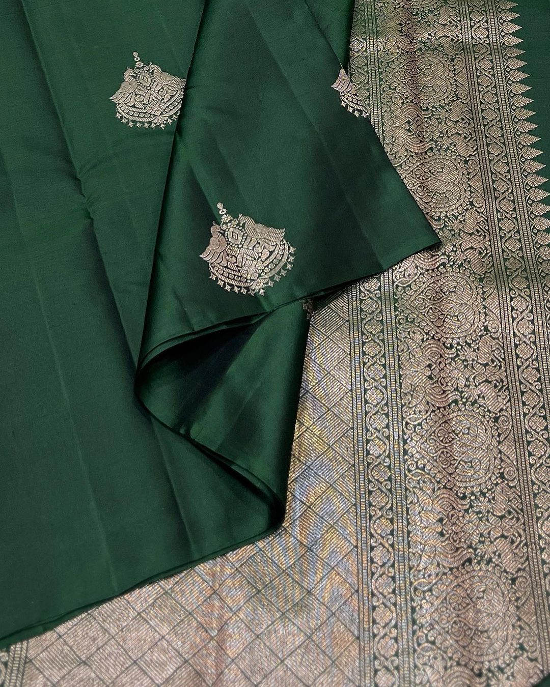 Pretty Dark Green Soft Silk Saree With Invaluable Blouse Piece