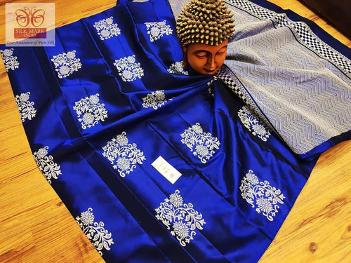 Load image into Gallery viewer, Adoring Royal Blue Soft Silk Saree With Efflorescence Blouse Piece
