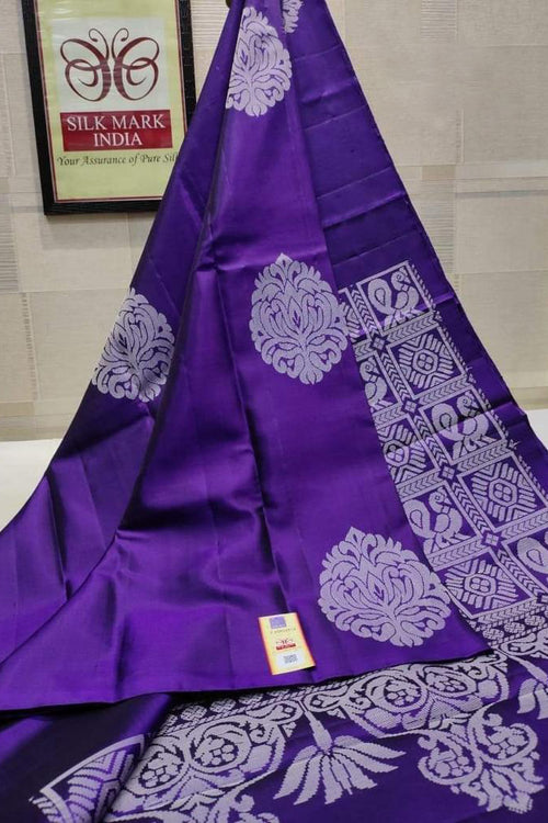 Load image into Gallery viewer, Staggering Purple Soft Silk Saree With Sumptuous Blouse Piece
