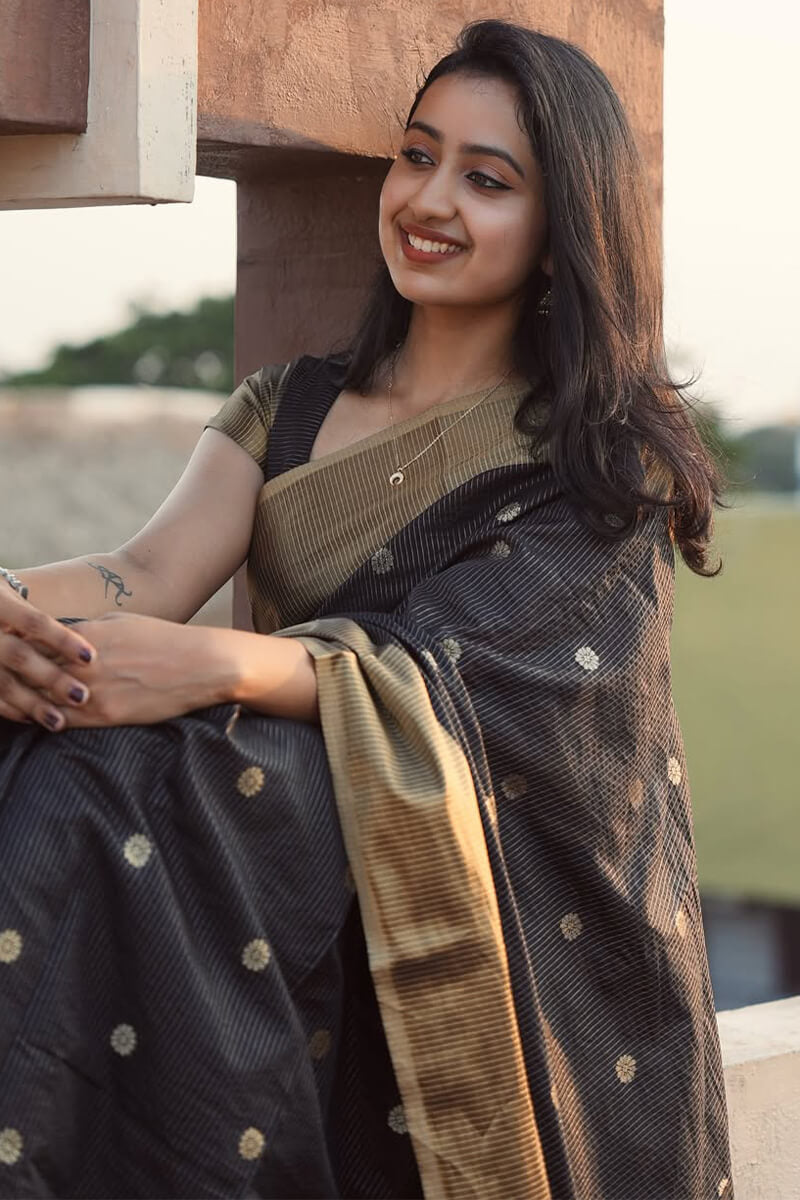 Sizzling Black Soft Silk Saree With Designer Blouse Piece