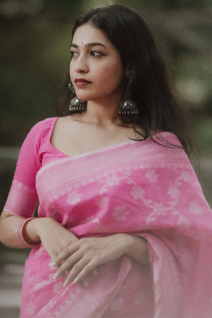 Luxuriant Pink Cotton Silk Saree With Evocative Blouse Piece
