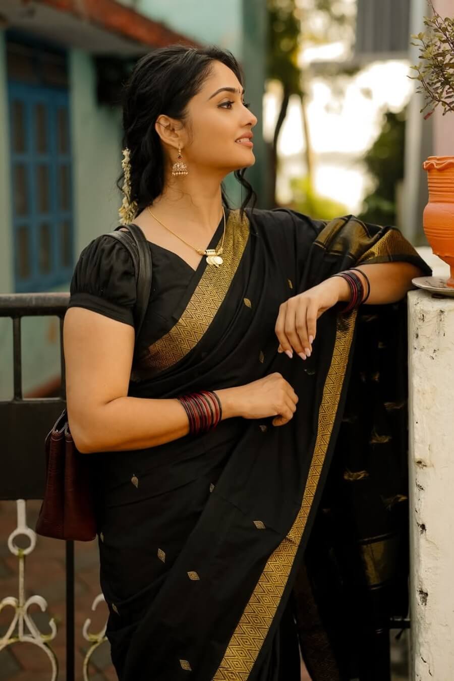Surpassing Black Cotton Silk Saree With Classy Blouse Piece