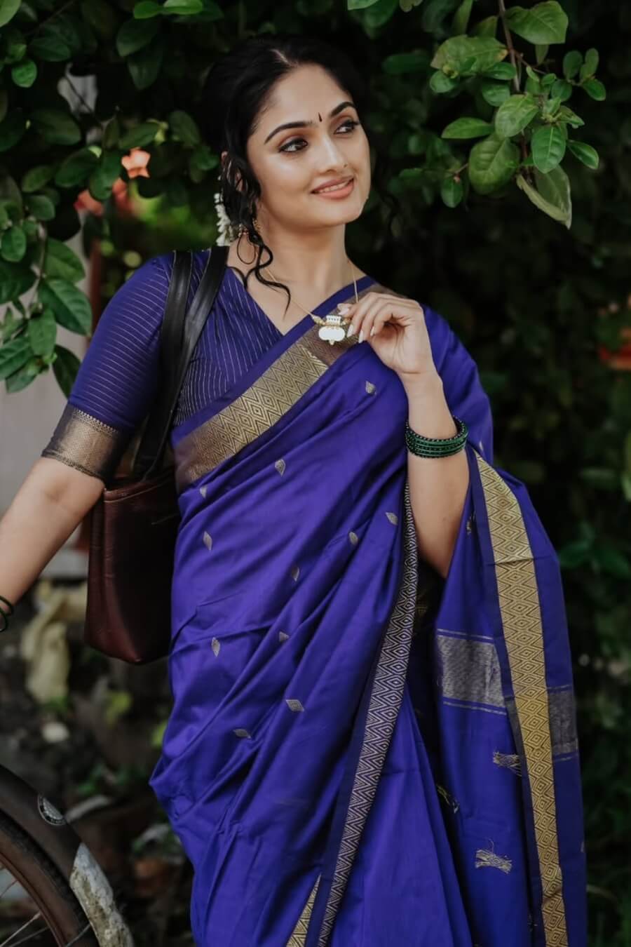 Imaginative Navy Blue Cotton Silk Saree With Whimsical Blouse Piece