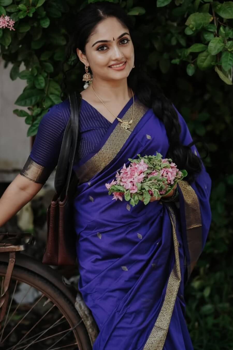 Imaginative Navy Blue Cotton Silk Saree With Whimsical Blouse Piece