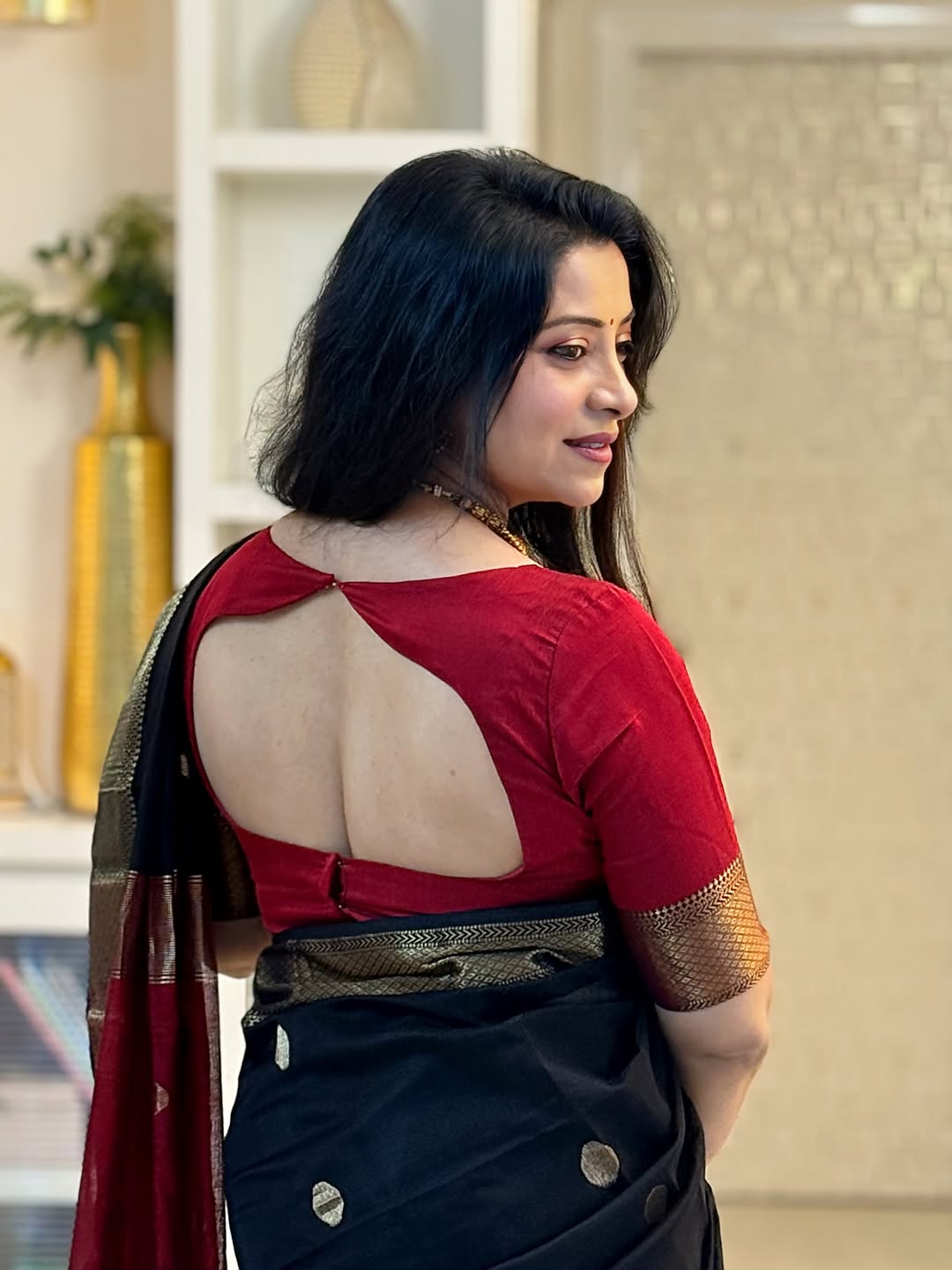 Blooming Black Cotton Silk Saree With Prettiest Blouse Piece