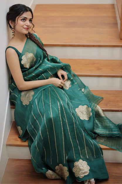 Glittering Green Linen Silk Saree With Demanding Blouse Piece