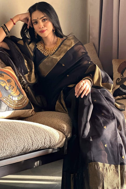 Pulsating Black Linen Silk Saree With Improbable Blouse Piece
