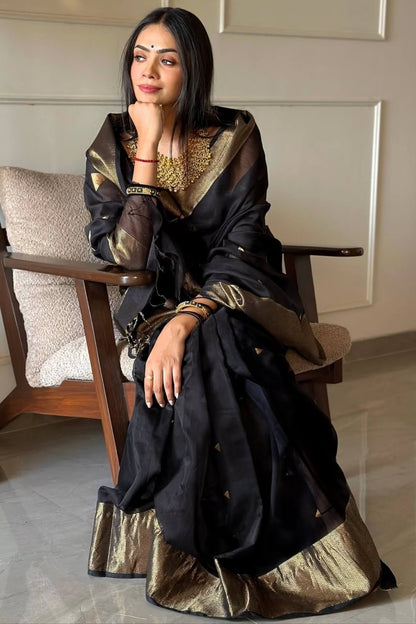 Pulsating Black Linen Silk Saree With Improbable Blouse Piece