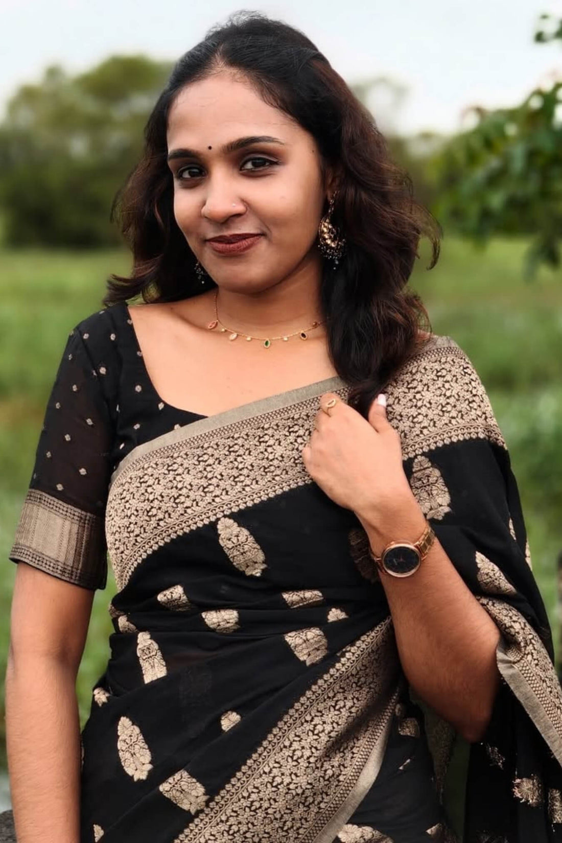Delightful Black Soft Silk Saree With Gleaming Blouse Piece