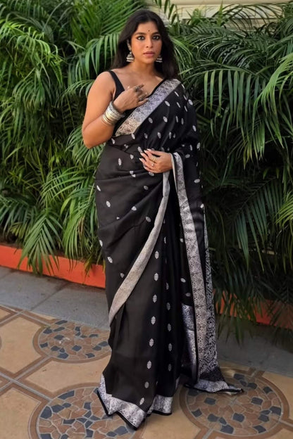 Glowing Black Soft Silk Saree With Lovely Blouse Piece