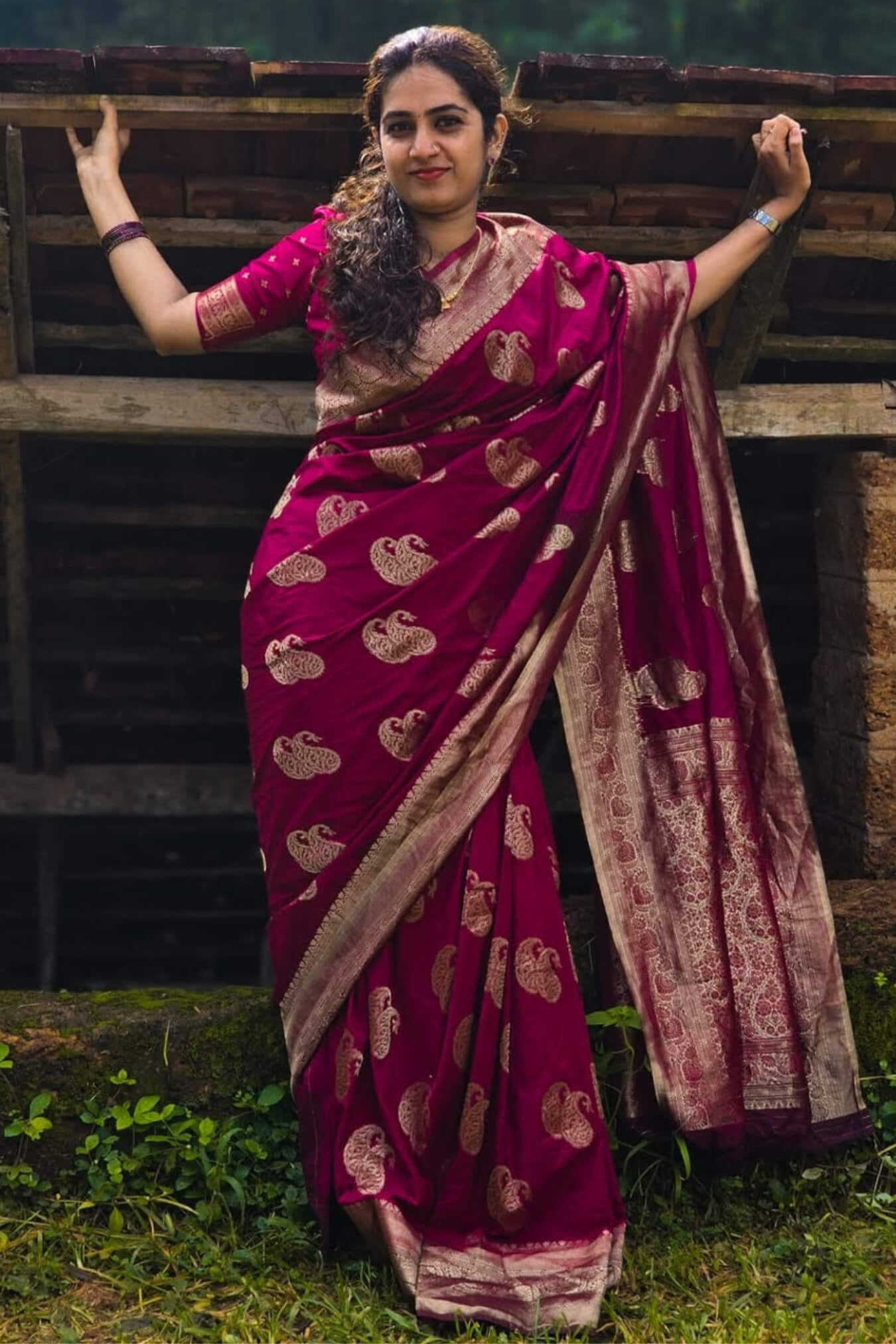 Magnificat Dark Pink Soft Silk Saree With Tremendous Blouse Piece
