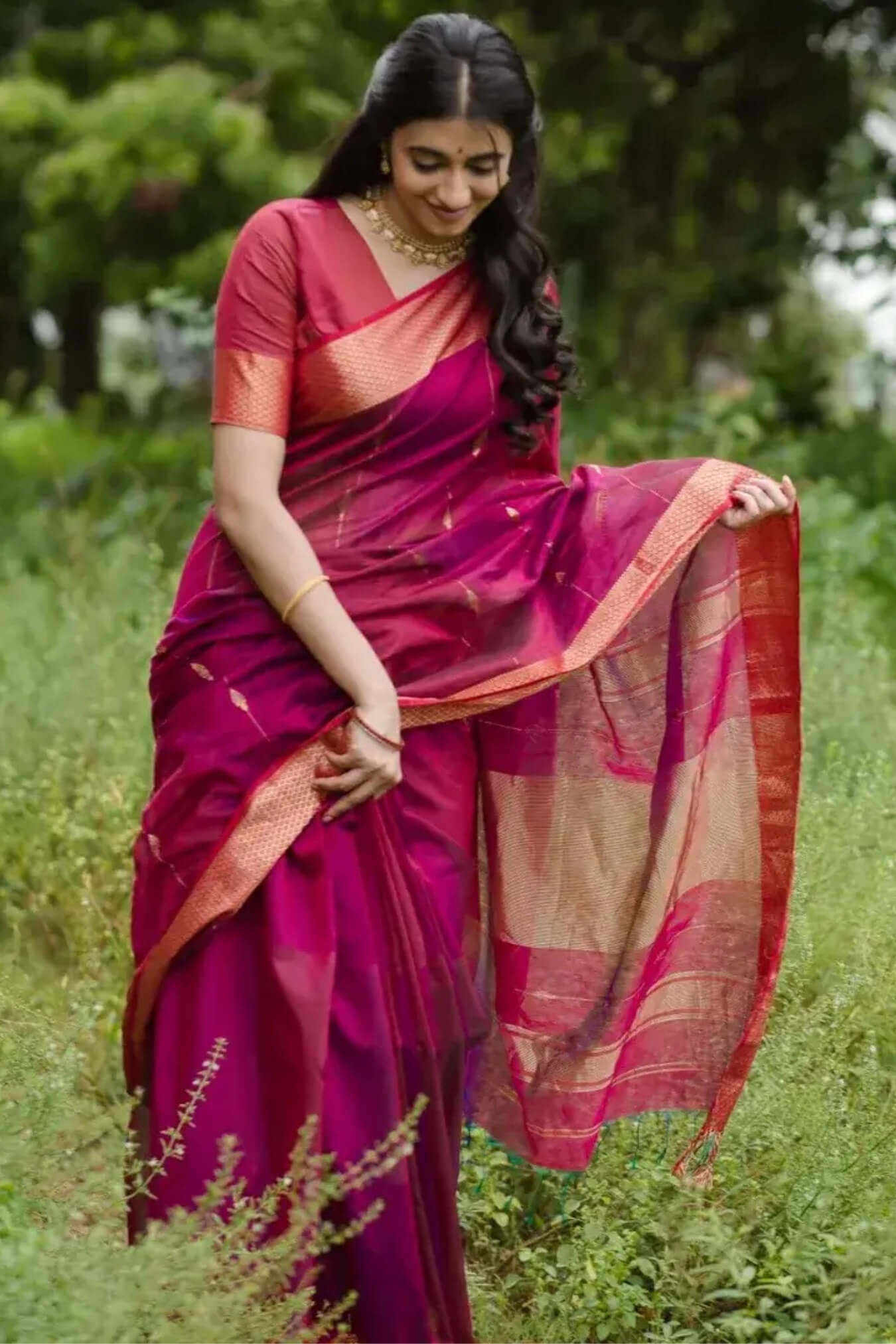 Most Flattering Dark Pink Linen Silk Saree With Desultory Blouse Piece