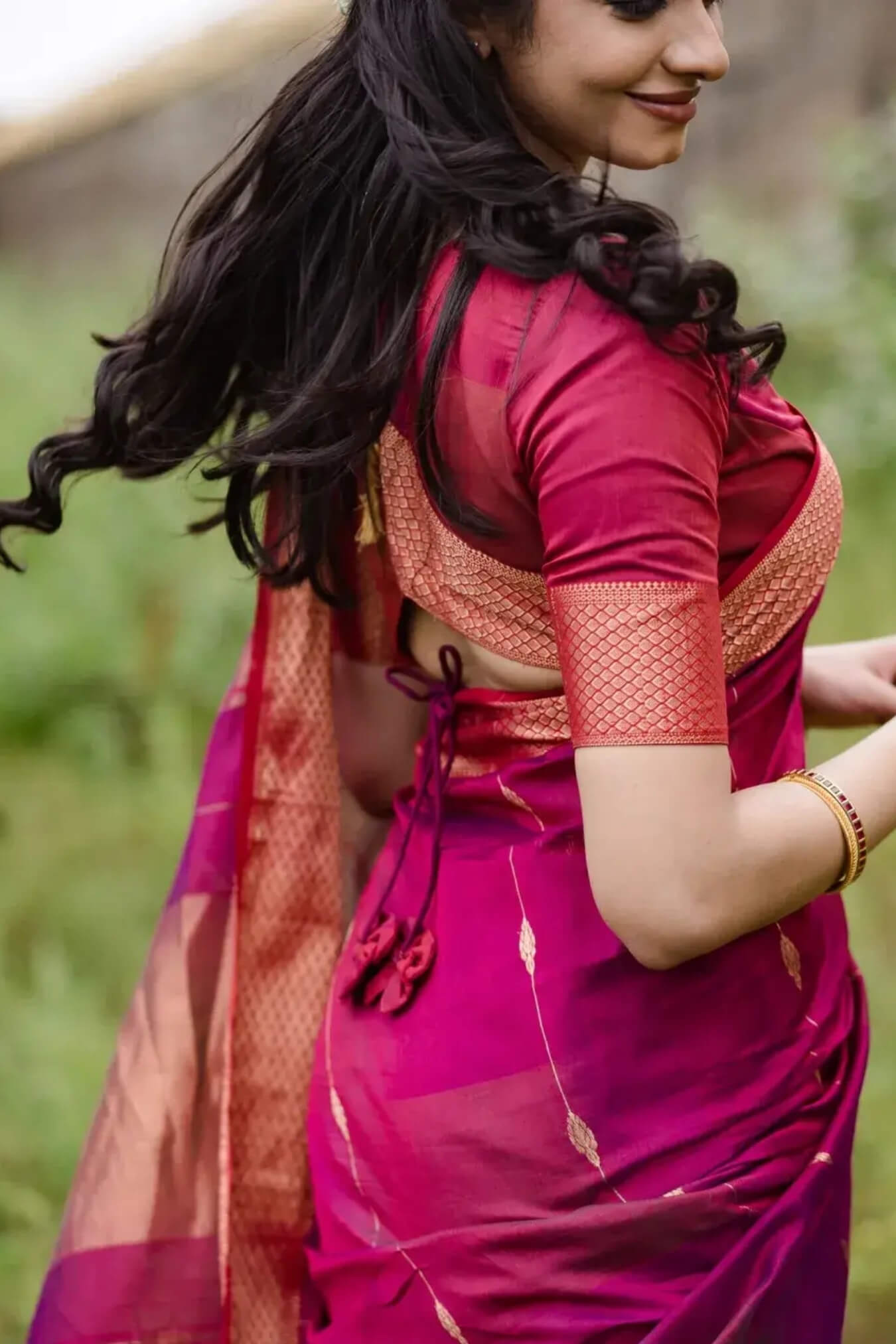 Most Flattering Dark Pink Linen Silk Saree With Desultory Blouse Piece