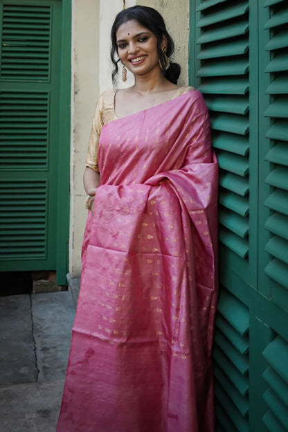 Gossamer Pink Soft Silk Saree With Blooming Blouse Piece