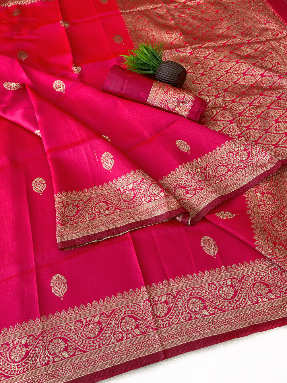 Incredible Dark Pink Soft Silk Saree With Classy Blouse Piece