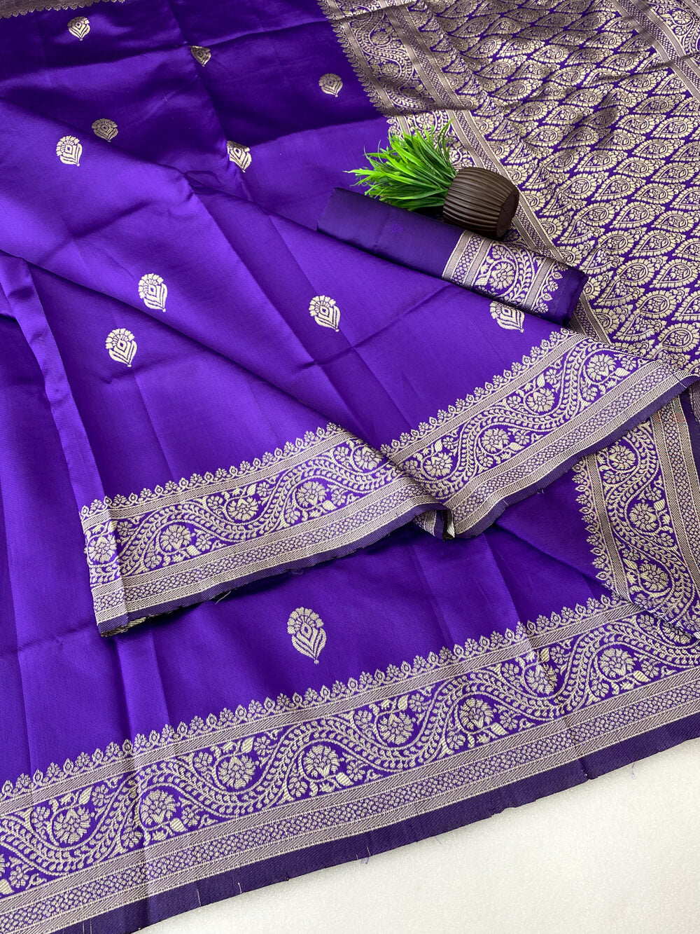 Splendorous Purple Soft Silk Saree With Elegant Blouse Piece