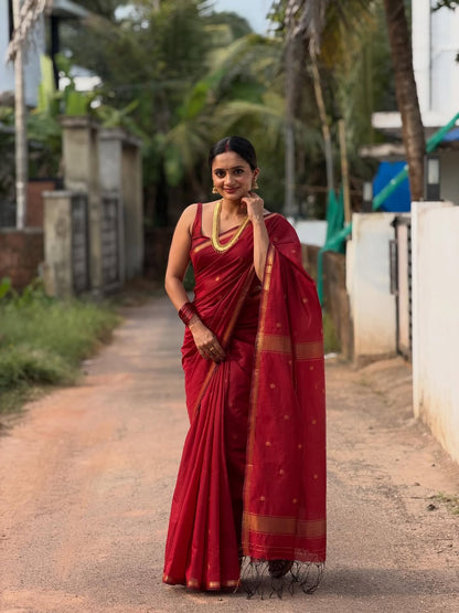 Efflorescence Red Cotton Silk Saree With Demure Blouse Piece