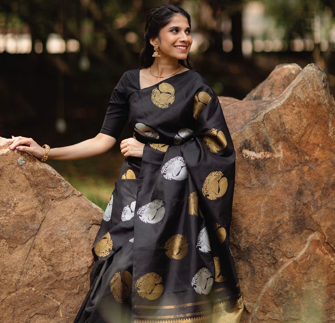 Desultory Black Soft Silk Saree With Dalliance Blouse Piece