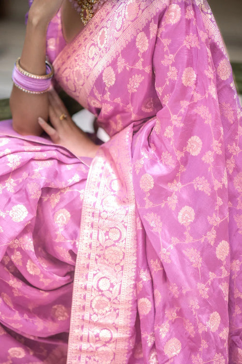 Load image into Gallery viewer, Glorious Baby Pink Soft Silk Saree With Opulent Blouse Piece
