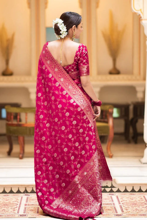 Load image into Gallery viewer, Glowing Dark Pink Soft Silk Saree With Gratifying Blouse Piece
