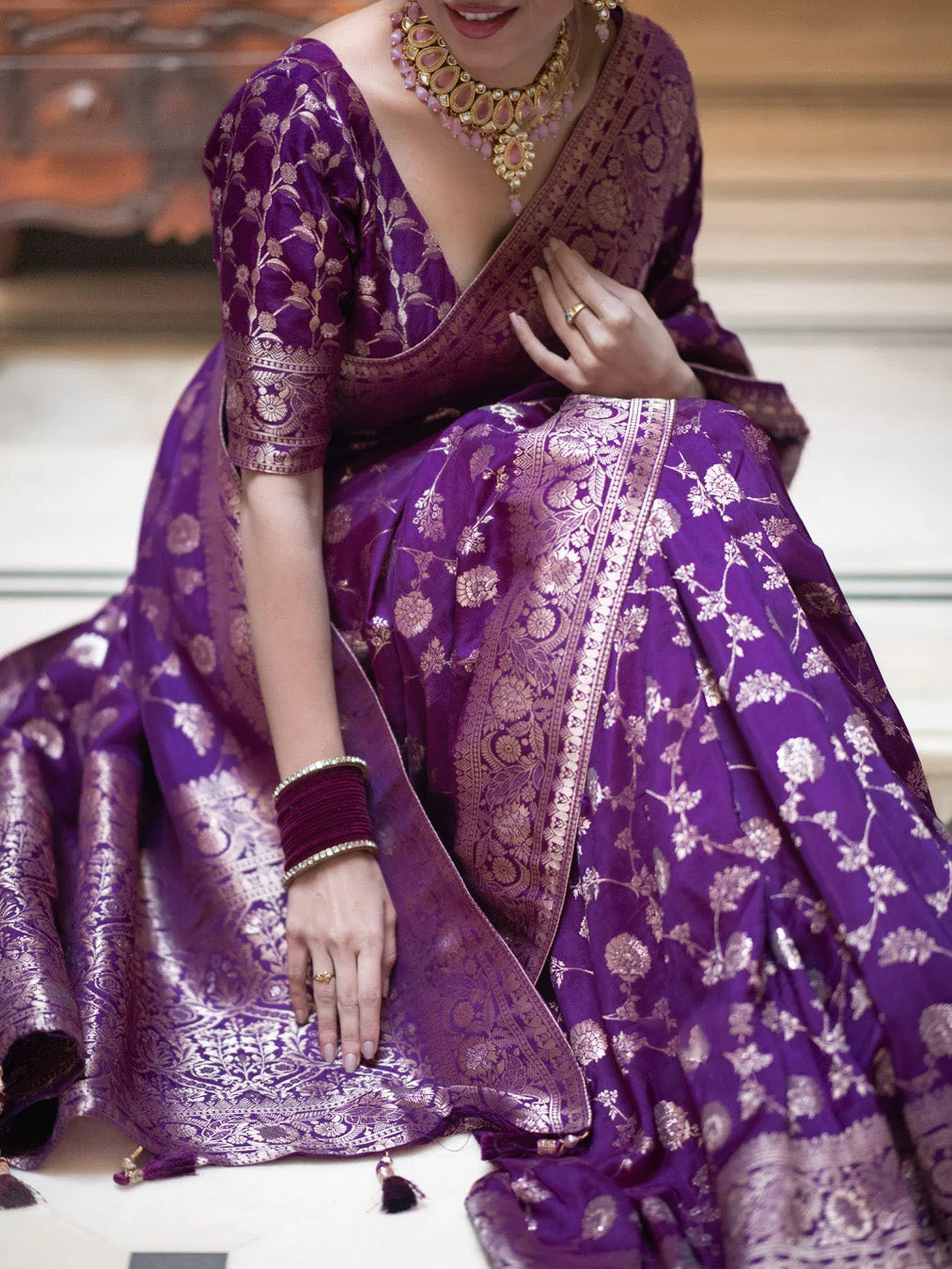 Adorning Purple Soft Silk Saree With Deserving Blouse Piece