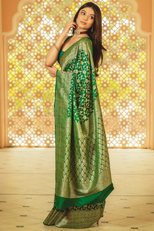 Load image into Gallery viewer, Entrancing Green Soft Silk Saree With Blooming Blouse Piece
