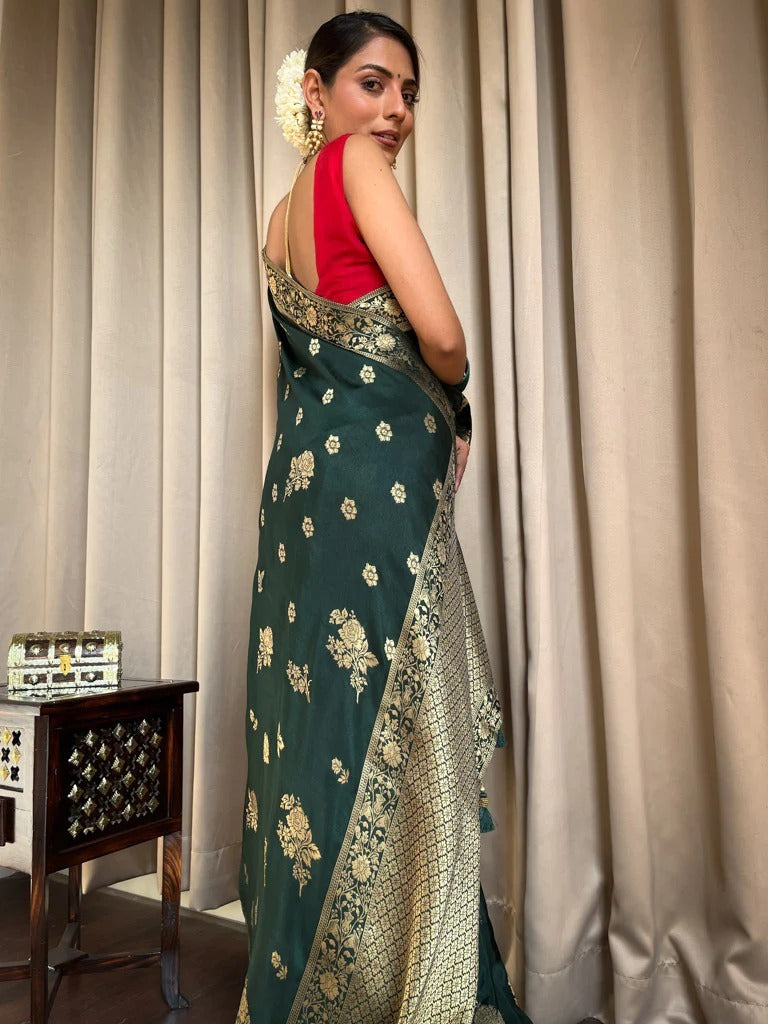 Classy Dark Green Soft Silk Saree With Elegant Blouse Piece