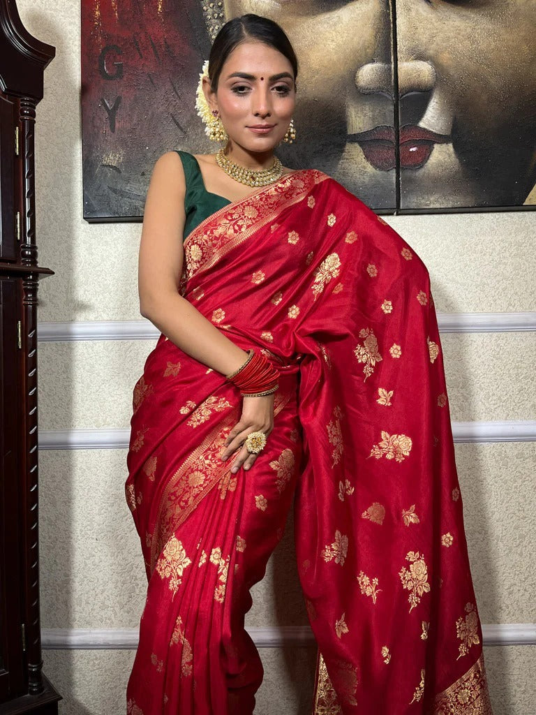 Bewitching Red Soft Silk Saree With Conflate Blouse Piece