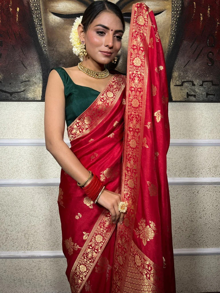 Bewitching Red Soft Silk Saree With Conflate Blouse Piece