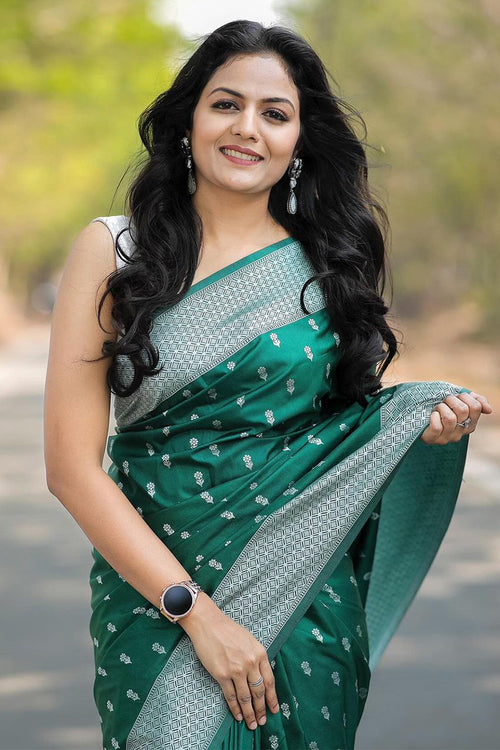 Load image into Gallery viewer, Petrichor Green Cotton Silk Saree With Woebegone Blouse Piece
