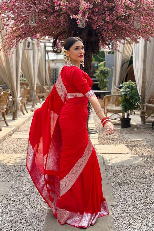 Load image into Gallery viewer, Stylish Red Soft Silk Saree With Hypnotic Blouse Piece
