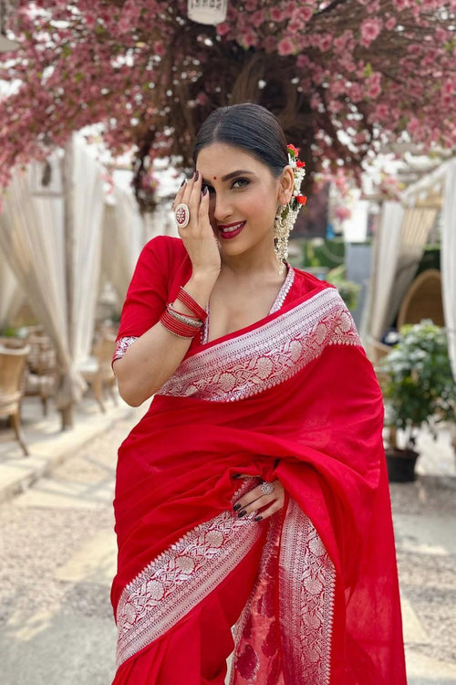 Load image into Gallery viewer, Stylish Red Soft Silk Saree With Hypnotic Blouse Piece
