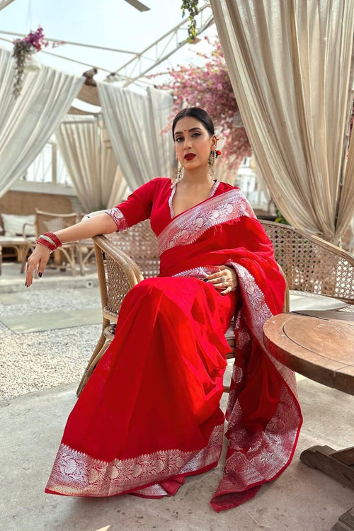 Load image into Gallery viewer, Stylish Red Soft Silk Saree With Hypnotic Blouse Piece
