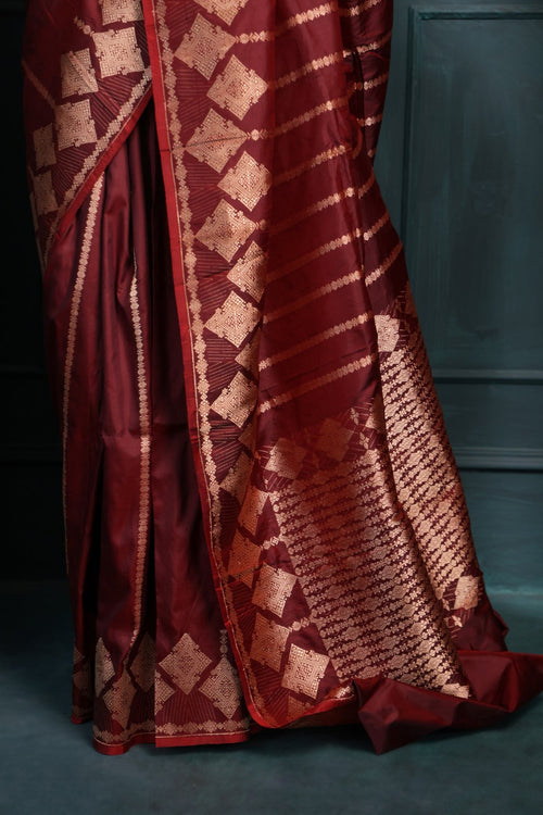 Load image into Gallery viewer, Jazzy Maroon Soft Silk Saree With Fairytale Blouse Piece
