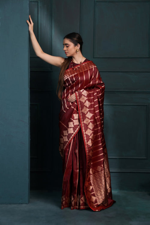 Load image into Gallery viewer, Jazzy Maroon Soft Silk Saree With Fairytale Blouse Piece
