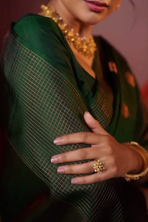 Load image into Gallery viewer, Entrancing Dark Green Soft Silk Saree With Captivating Blouse Piece
