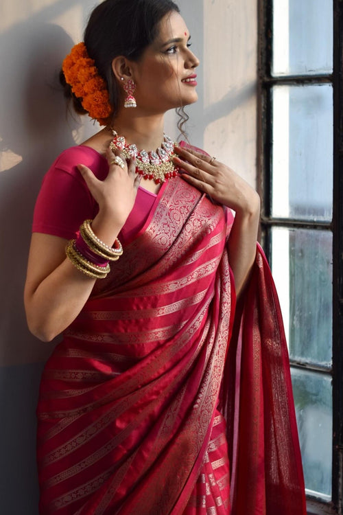 Load image into Gallery viewer, Impressive Dark Pink Soft Silk Saree With Mesmeric Blouse Piece
