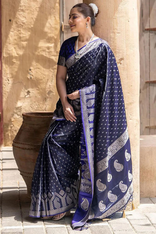 Load image into Gallery viewer, Mesmeric Navy Blue Soft Silk Saree With Comely Blouse Piece
