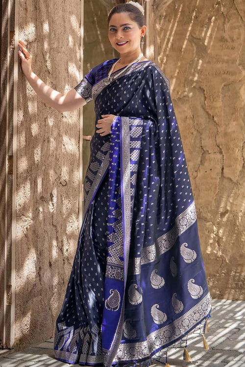 Load image into Gallery viewer, Mesmeric Navy Blue Soft Silk Saree With Comely Blouse Piece
