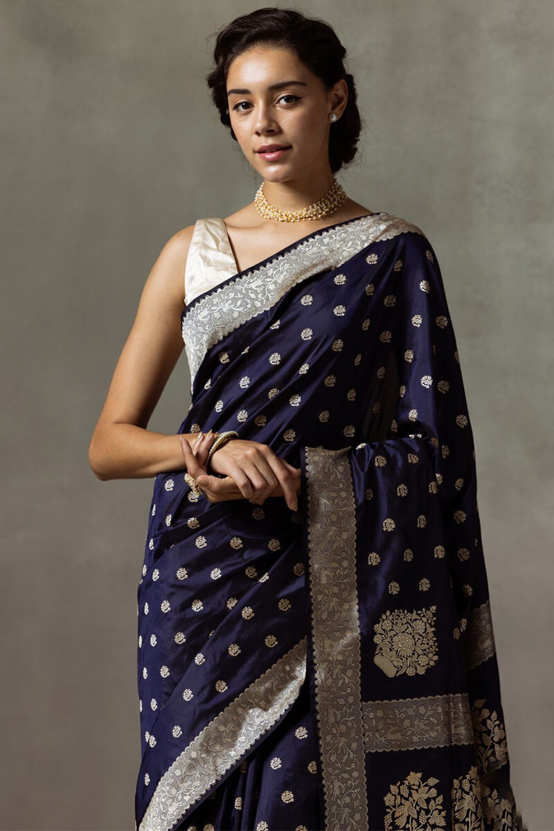 Lissome Navy Blue Soft Silk Saree With Engaging Blouse Piece