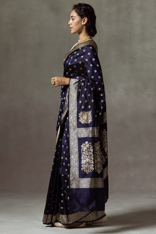 Load image into Gallery viewer, Lissome Navy Blue Soft Silk Saree With Engaging Blouse Piece
