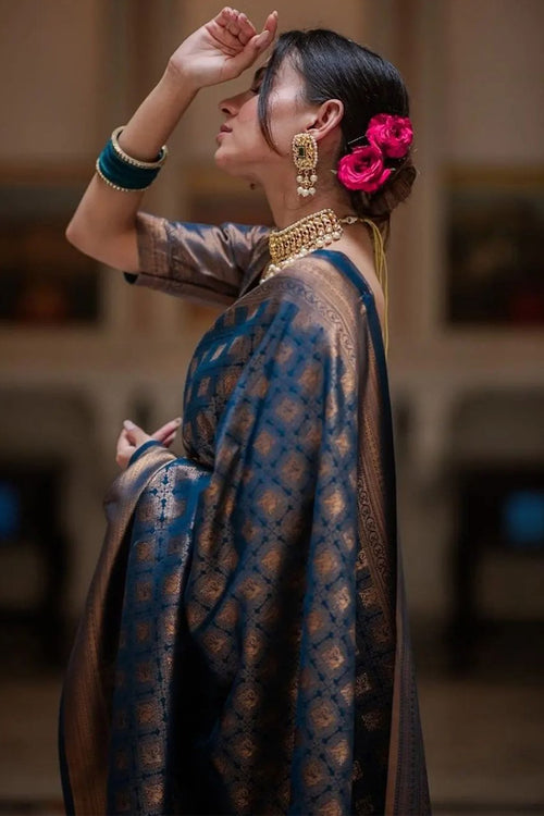 Load image into Gallery viewer, Exquisite Blue Soft Silk Saree With Preferable Blouse Piece
