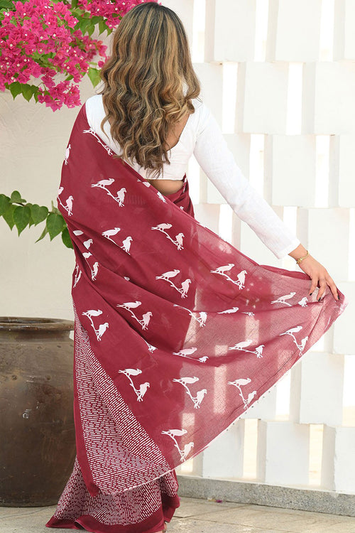 Load image into Gallery viewer, Flattering Maroon Cotton Silk Saree With Innovative Blouse Piece
