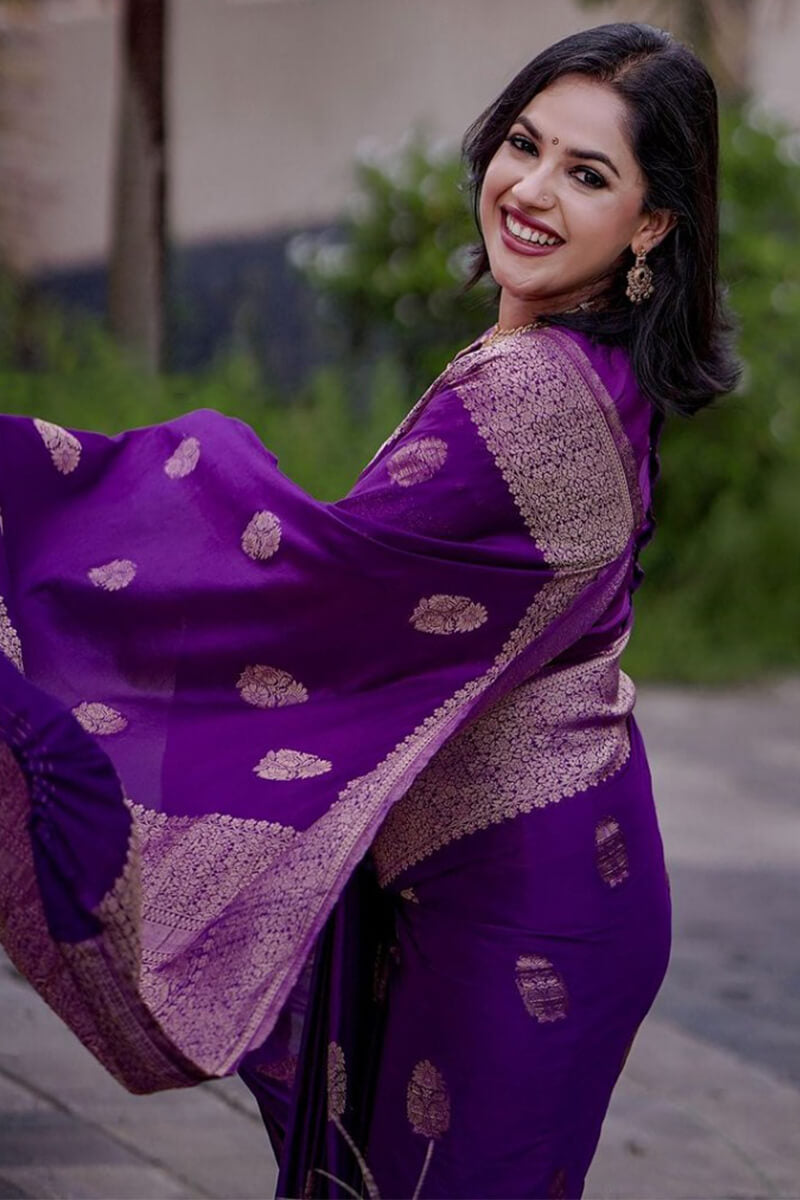 Amazing Purple Linen Silk Saree With Surpassing Blouse Piece