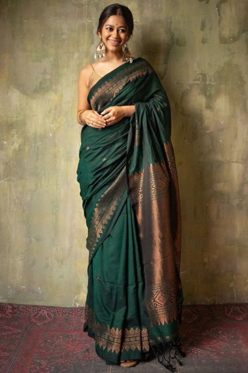 Opulent Dark Green Soft Silk Saree With Flameboyant Blouse Piece