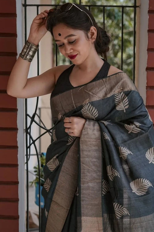 Load image into Gallery viewer, Felicitous Black Linen Silk Saree With Enigmatic Blouse Piece
