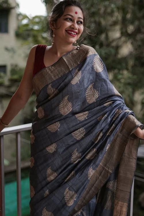 Load image into Gallery viewer, Snappy Grey Linen Silk Saree With Pulsating Blouse Piece
